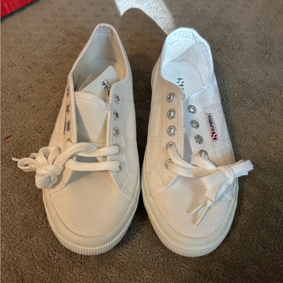 NWT Superga White Canvas Lace-Up Sneakers - Picture 1 of 6